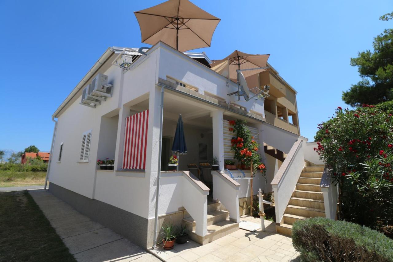 Apartments With A Parking Space Nin, Zadar - 11402 Exterior photo