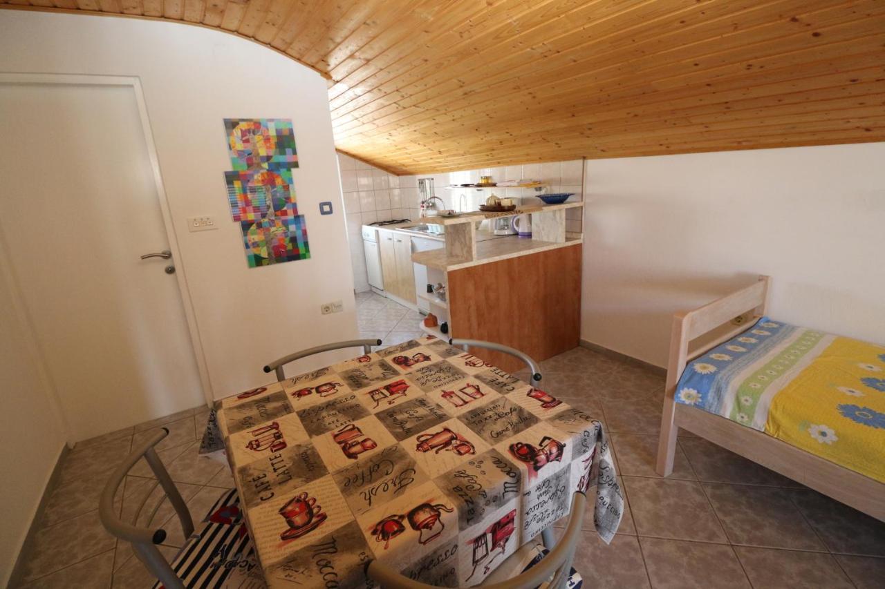 Apartments With A Parking Space Nin, Zadar - 11402 Exterior photo